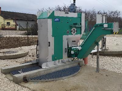 Filtering of water, waste water, processing water